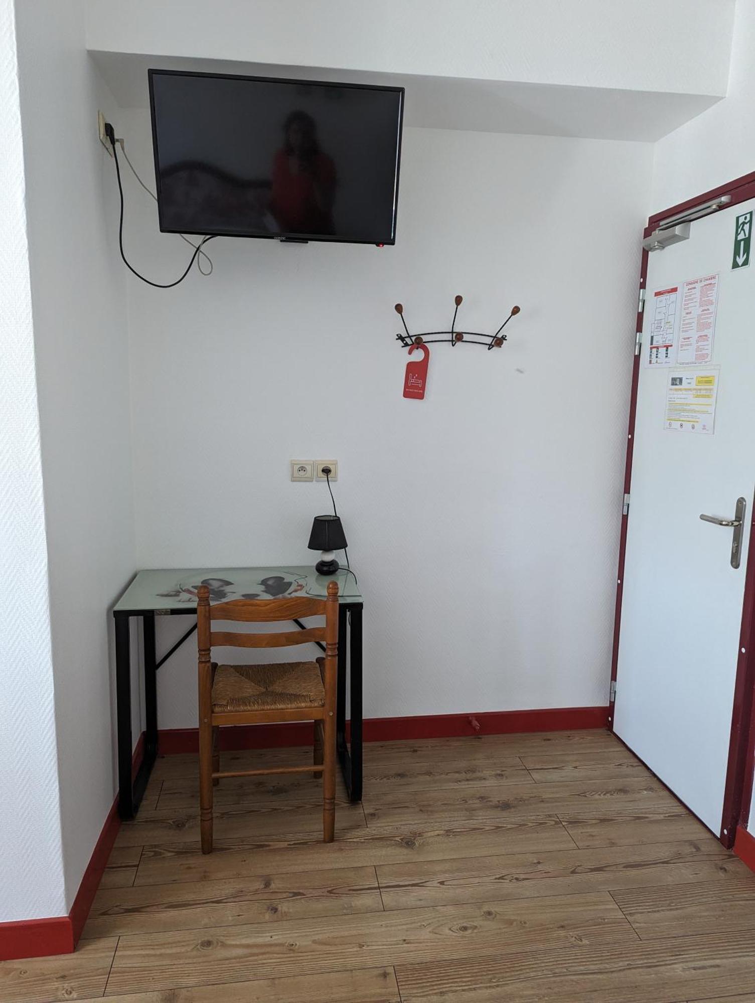 Auberge Des Pins Aubenas Eksteriør billede