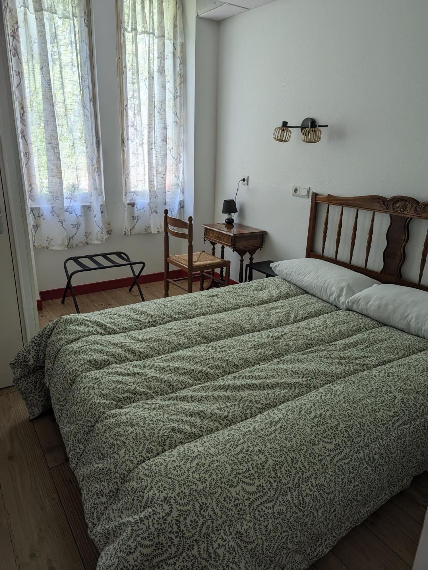 Auberge Des Pins Aubenas Eksteriør billede