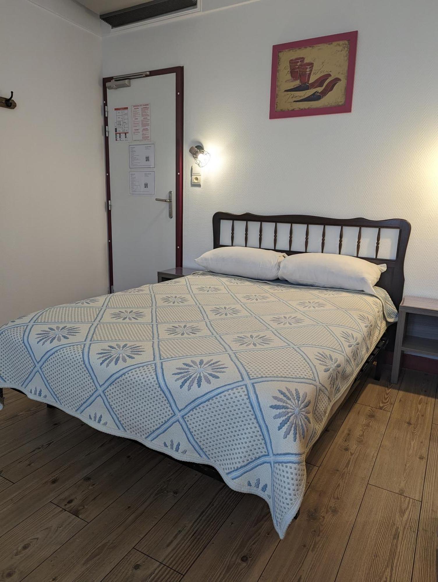 Auberge Des Pins Aubenas Eksteriør billede